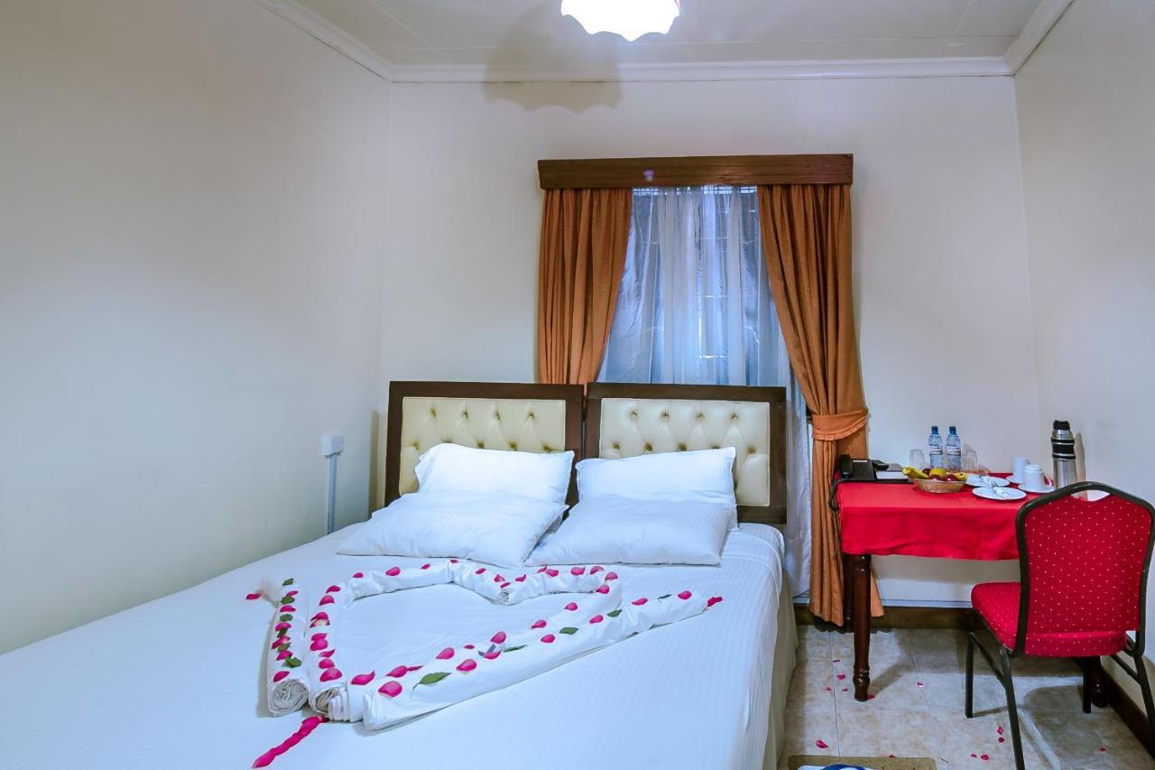 Chak Guesthouse & Conference Center Nairobi Extérieur photo