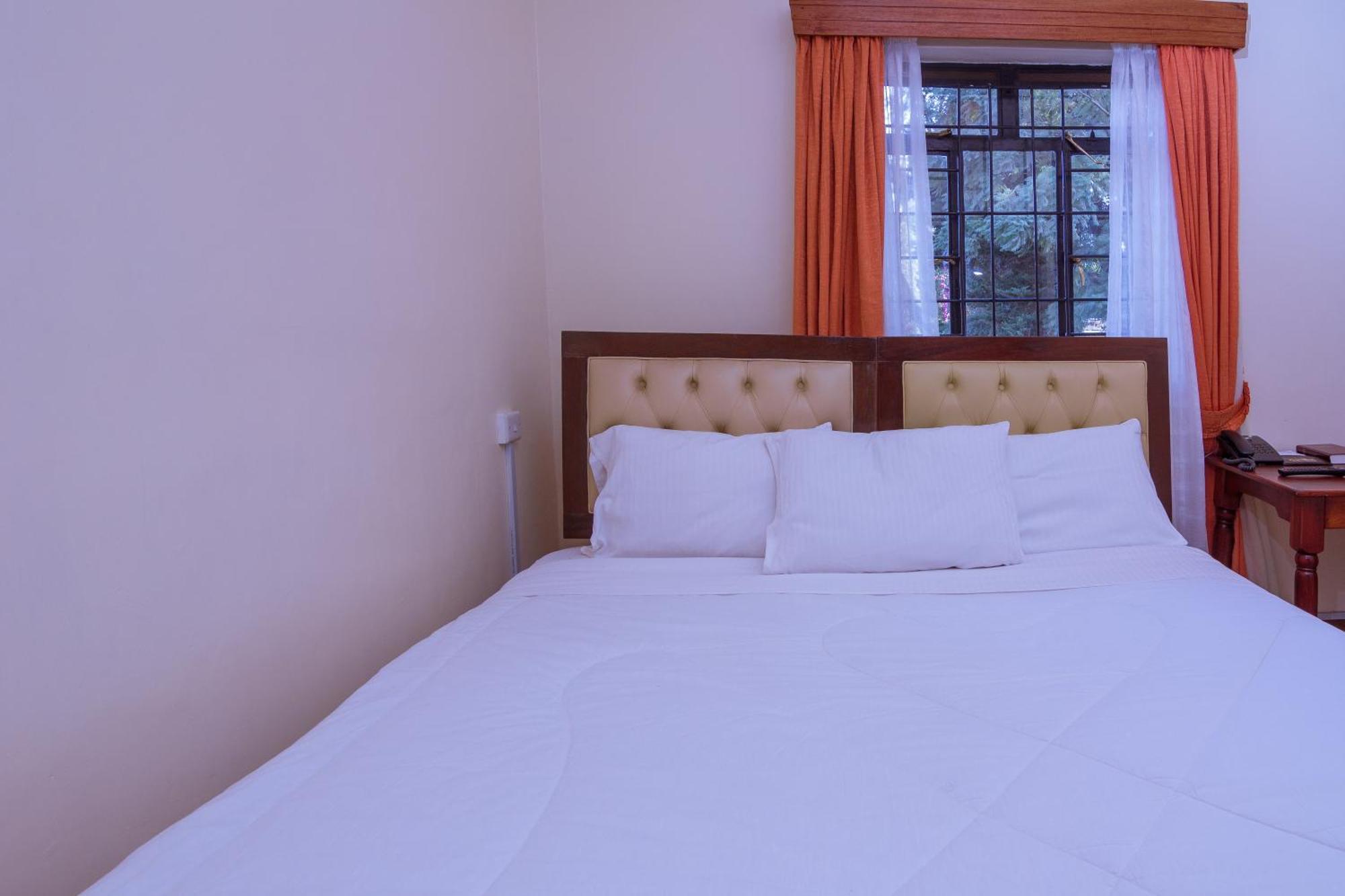 Chak Guesthouse & Conference Center Nairobi Extérieur photo