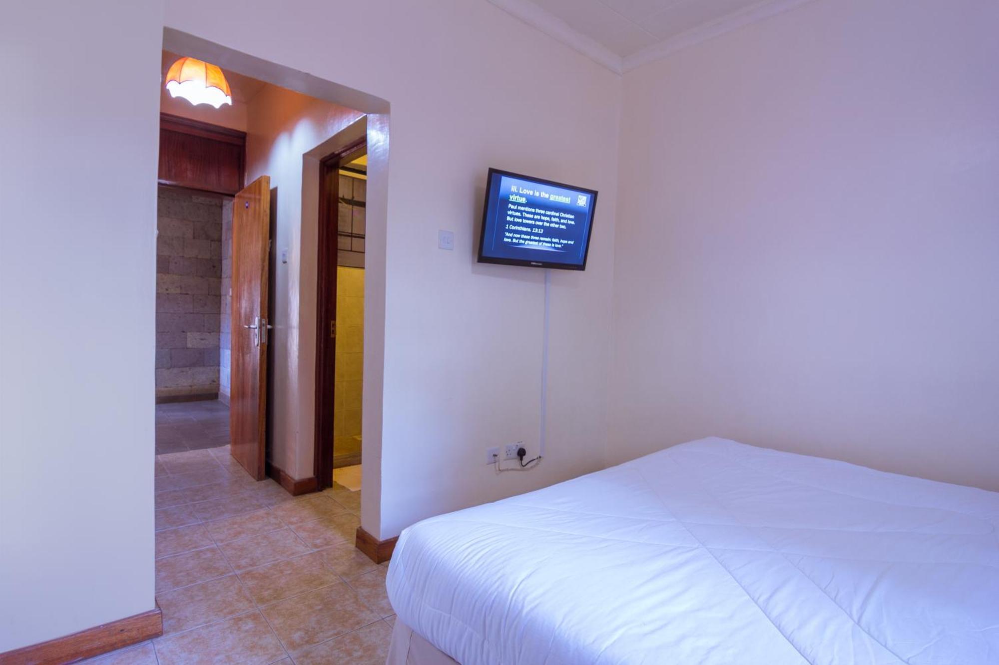 Chak Guesthouse & Conference Center Nairobi Extérieur photo