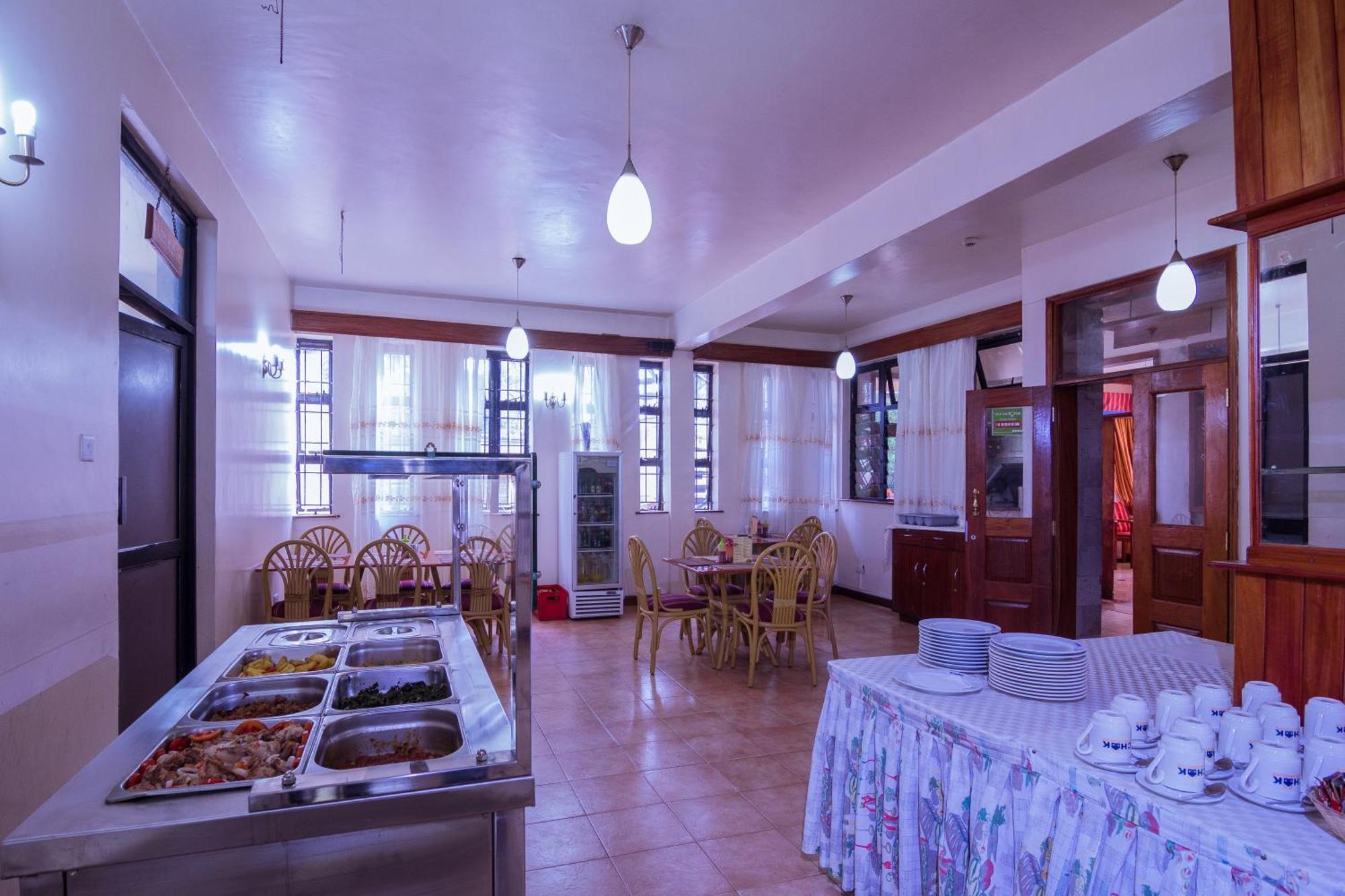 Chak Guesthouse & Conference Center Nairobi Extérieur photo