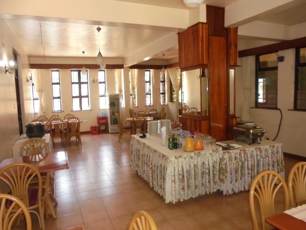 Chak Guesthouse & Conference Center Nairobi Extérieur photo