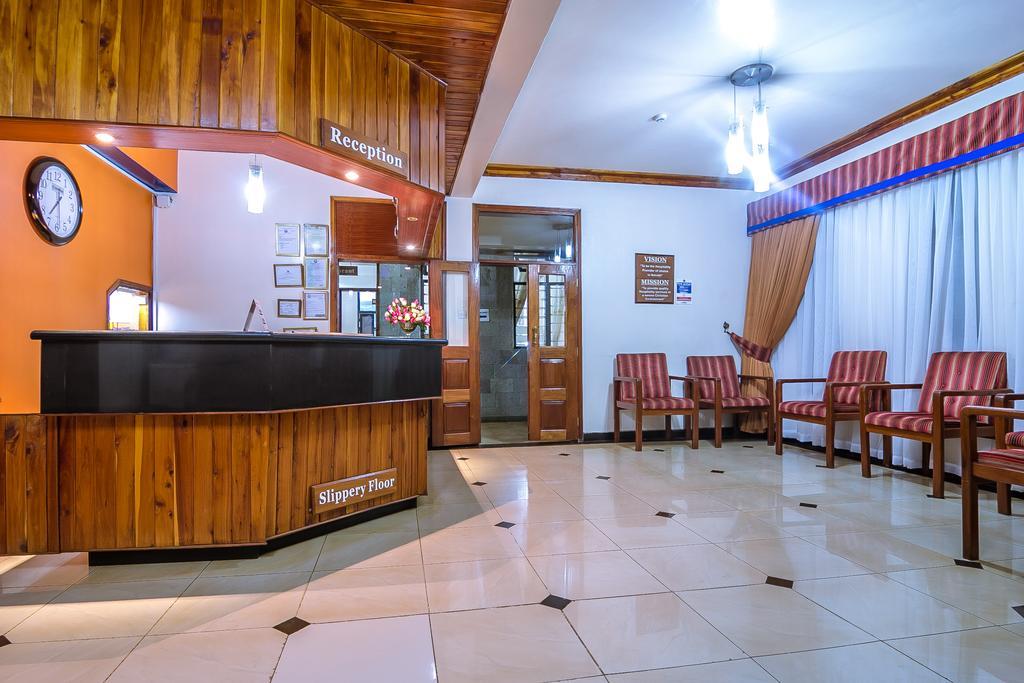 Chak Guesthouse & Conference Center Nairobi Extérieur photo