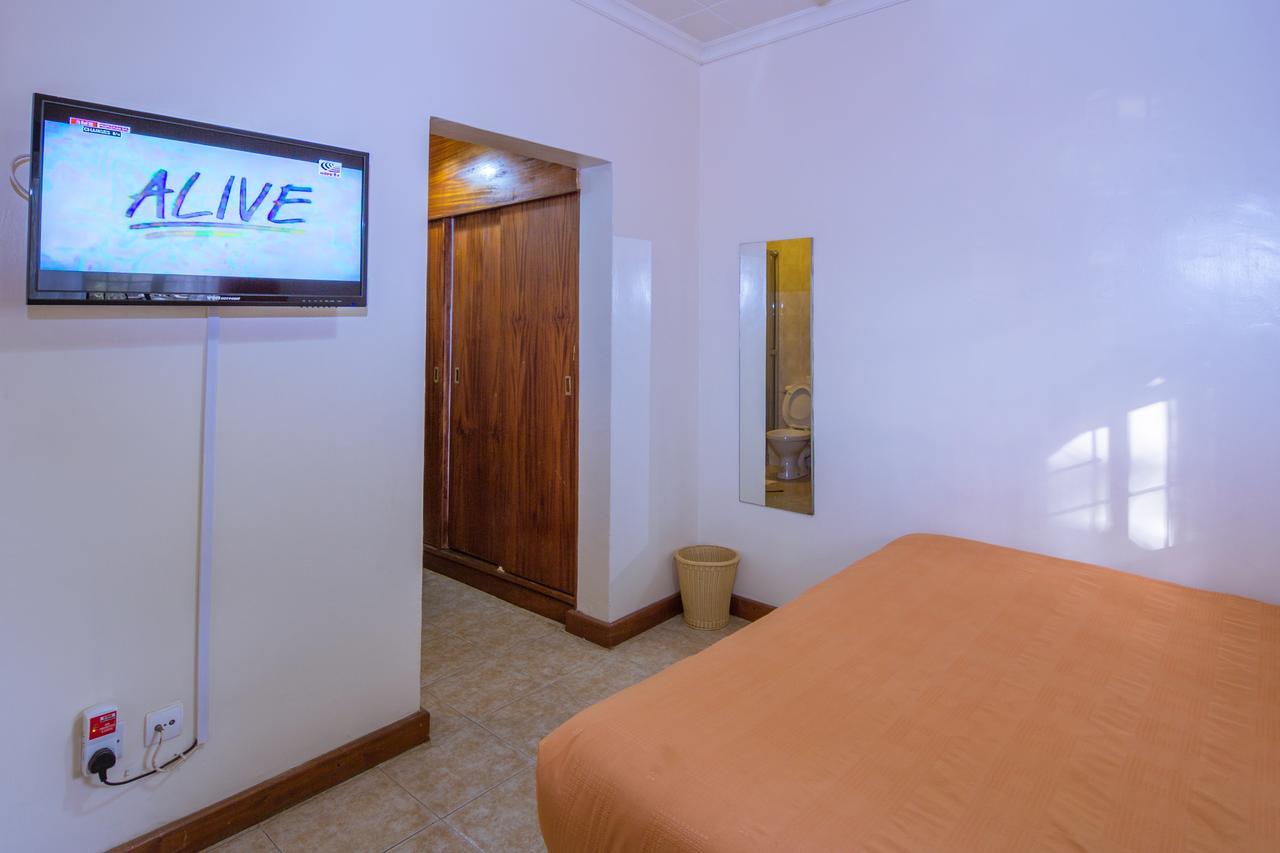 Chak Guesthouse & Conference Center Nairobi Extérieur photo