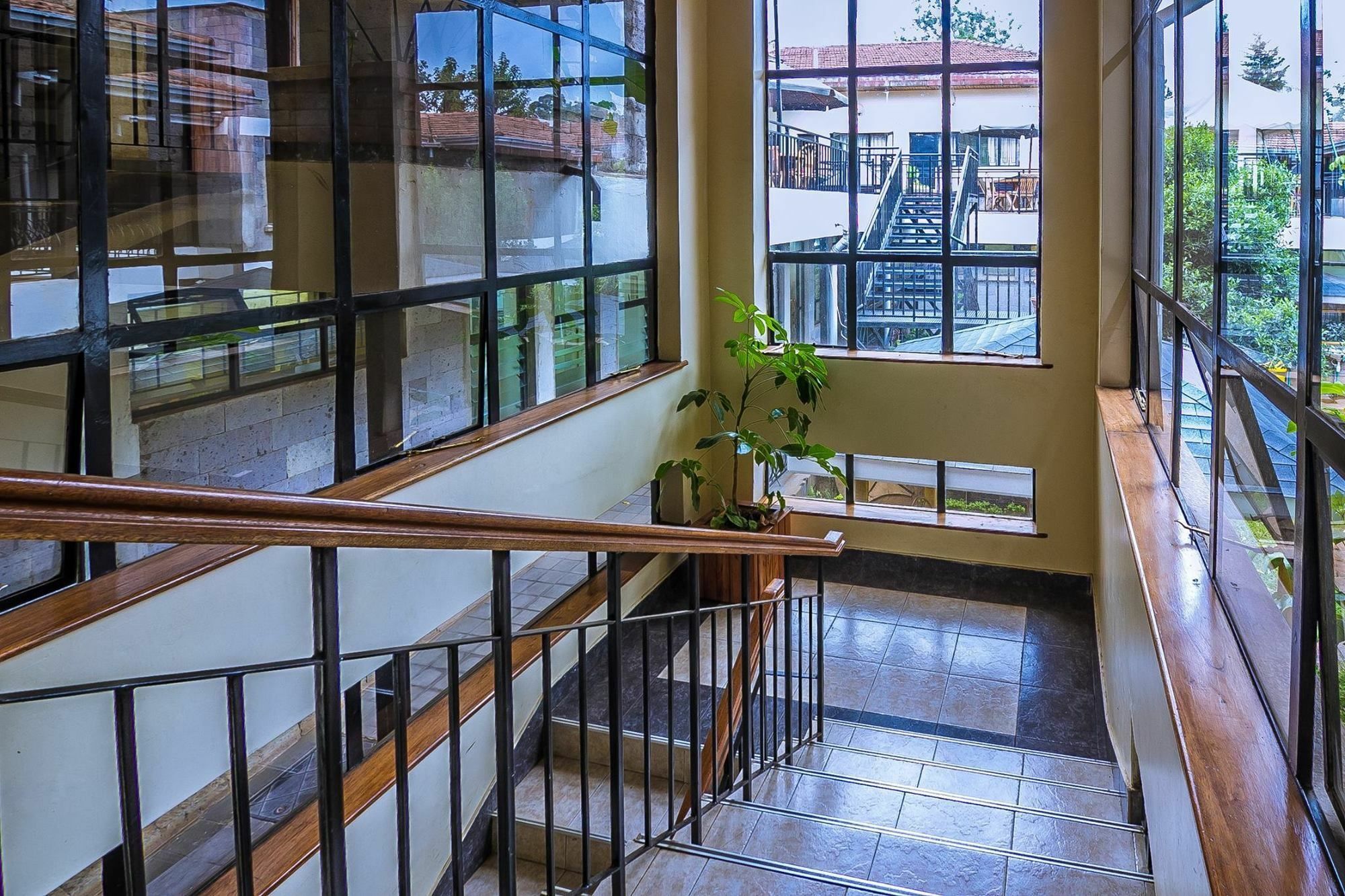 Chak Guesthouse & Conference Center Nairobi Extérieur photo